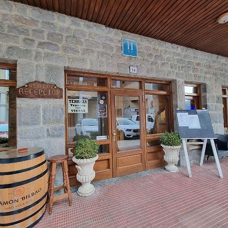 Hostal Sainz Ріаньо Екстер'єр фото