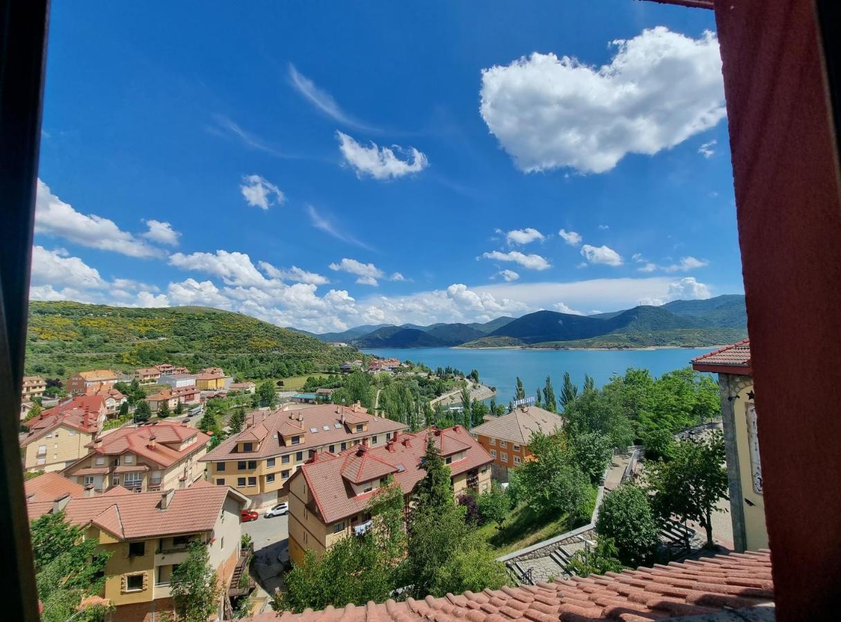 Hostal Sainz Ріаньо Екстер'єр фото