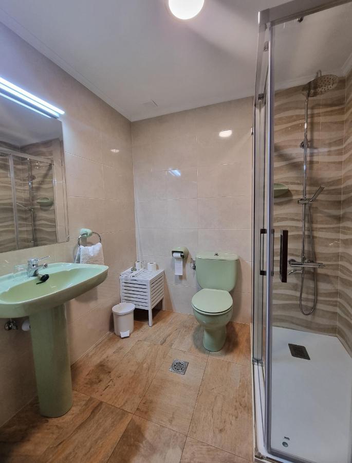 Hostal Sainz Ріаньо Екстер'єр фото