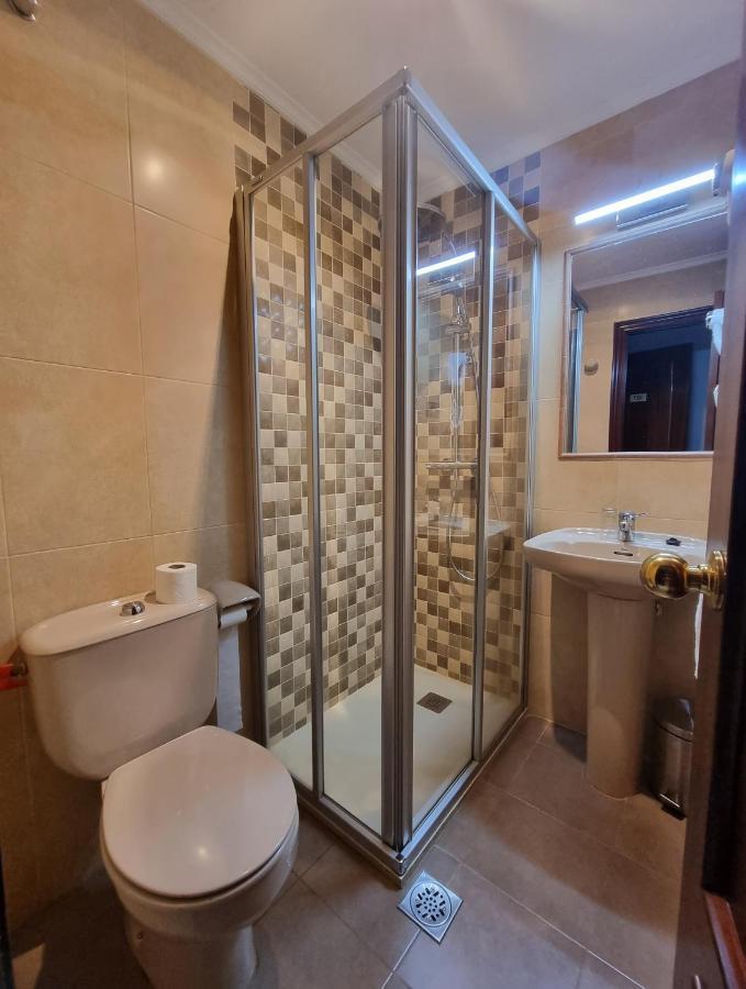 Hostal Sainz Ріаньо Екстер'єр фото