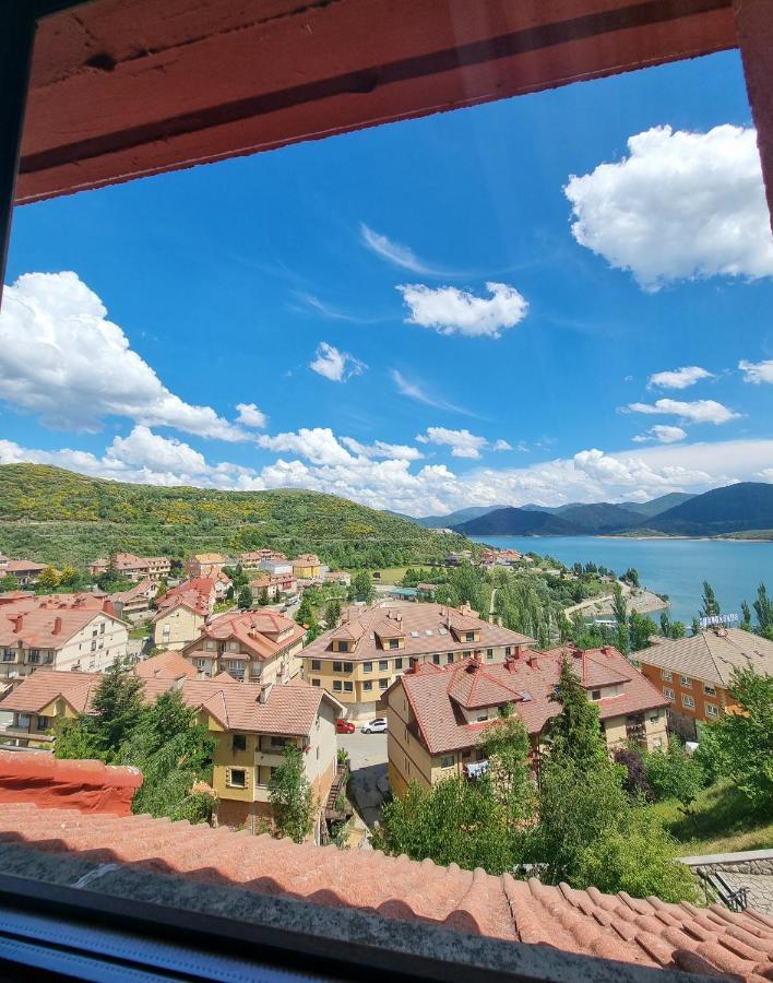 Hostal Sainz Ріаньо Екстер'єр фото
